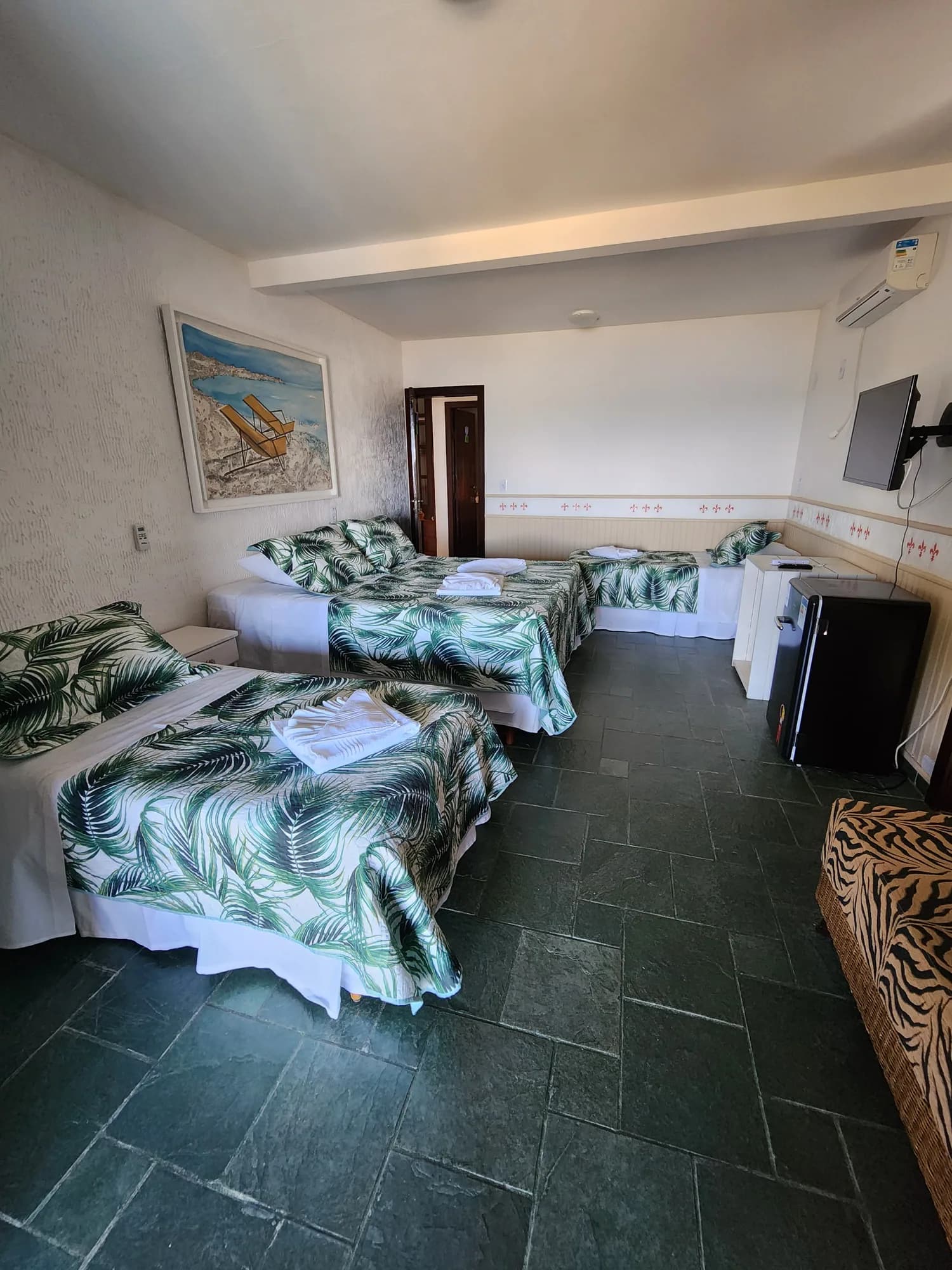 Quarto da Suíte 5 visto da entrada